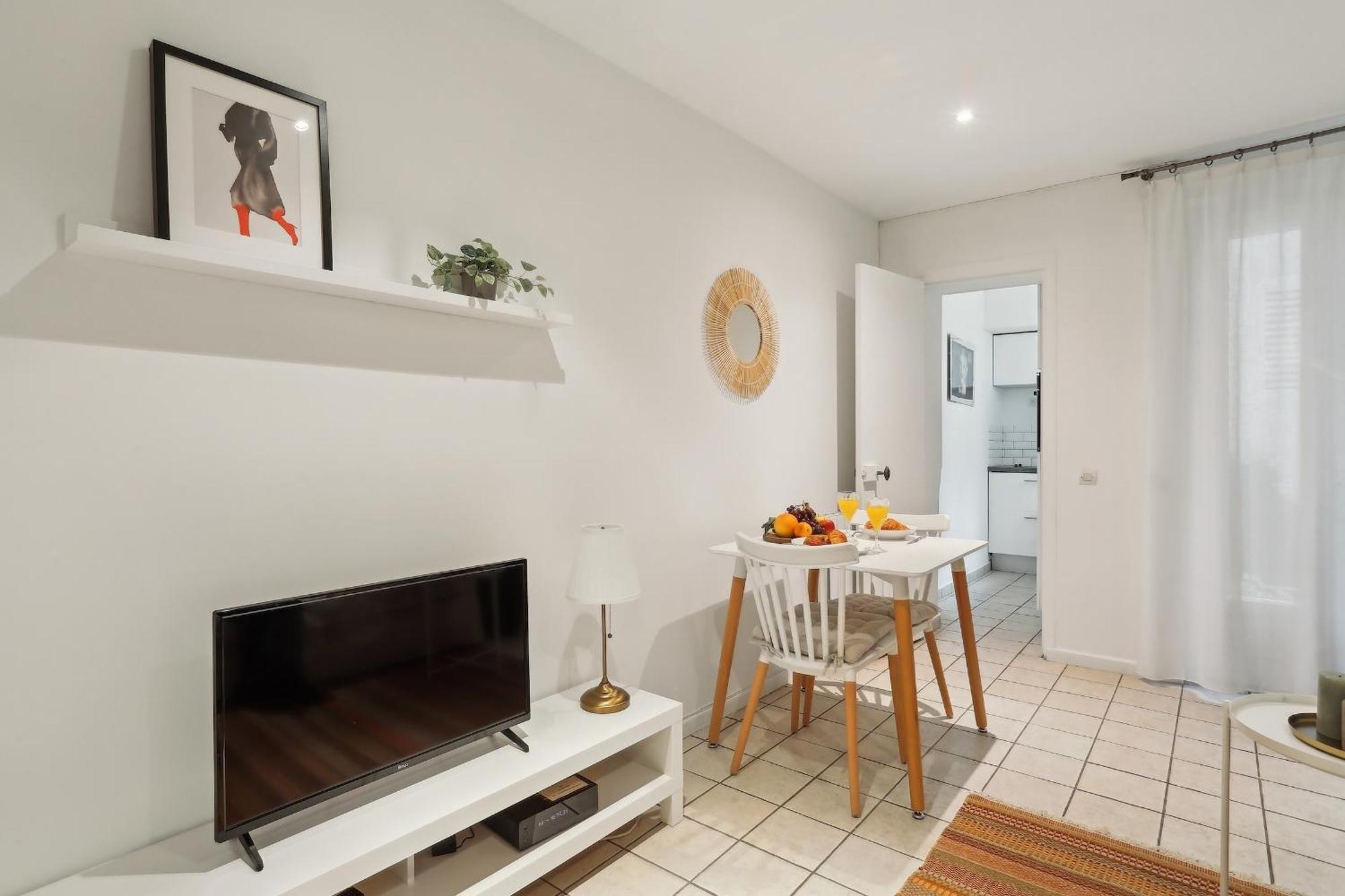 Les Invalides & Eiffel Tower - 1br - Cityapartmentstay Appartement Parijs